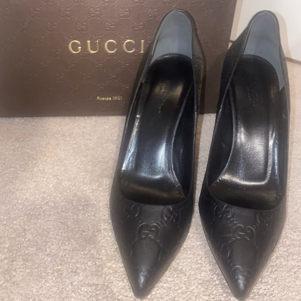 Gucci signature leather pumps